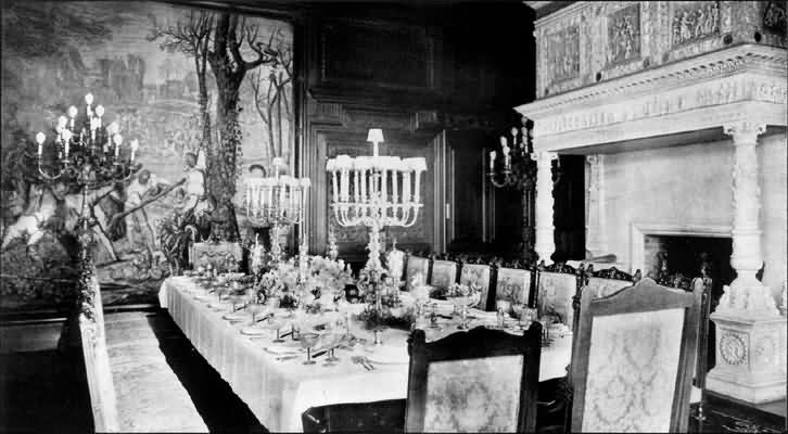 Example of a Formal Dinner Table