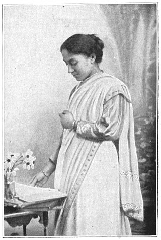 De vrouwelijke dokter, mevr. Rukhmabai.