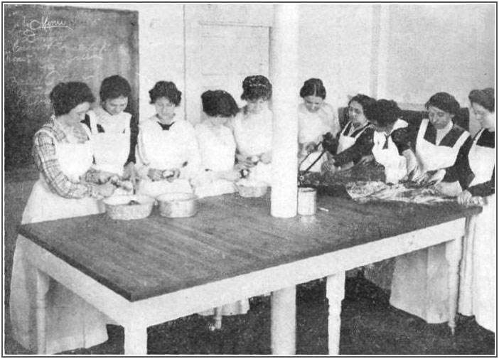 Blackburn College students preparing dinner
