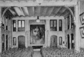 Kokoussali Br�sselin Kansantalossa.