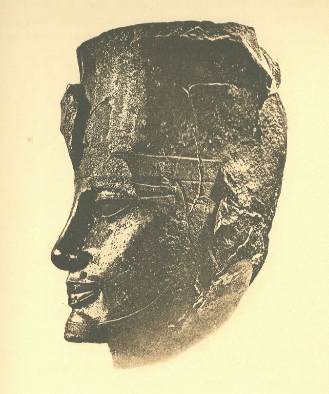 047b Amenothes III. Colossal Head in the British Museum