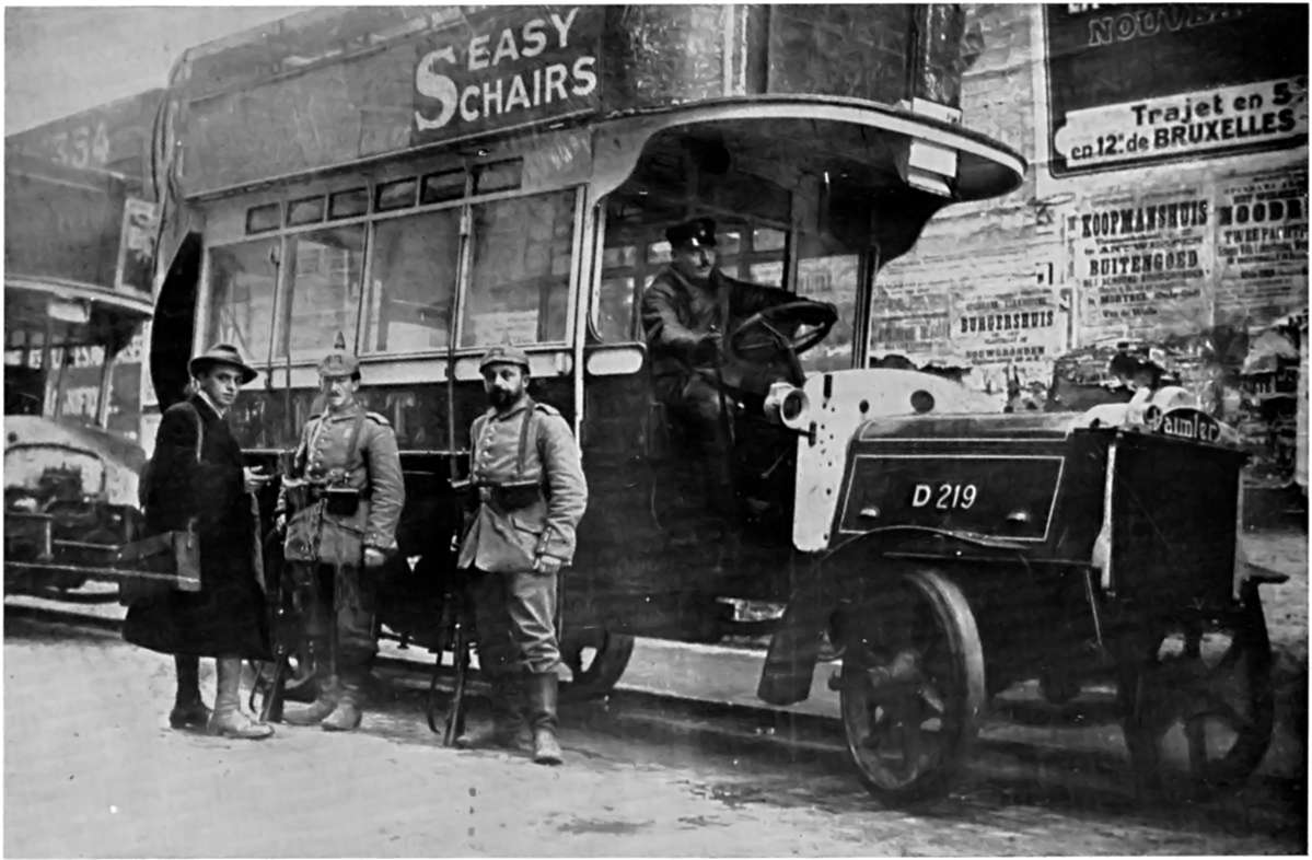 A MISSING LONDONER! AN ENGLISH M.E.T. MOTOR-'BUS IN THE
HANDS OF THE GERMANS AND PUT TO USE BY THEM.