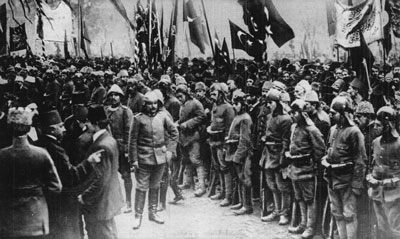 Constantinople crowds at mosque