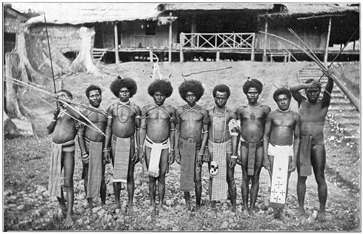Mijn lijfgarde van Biaksche Papoea’s.