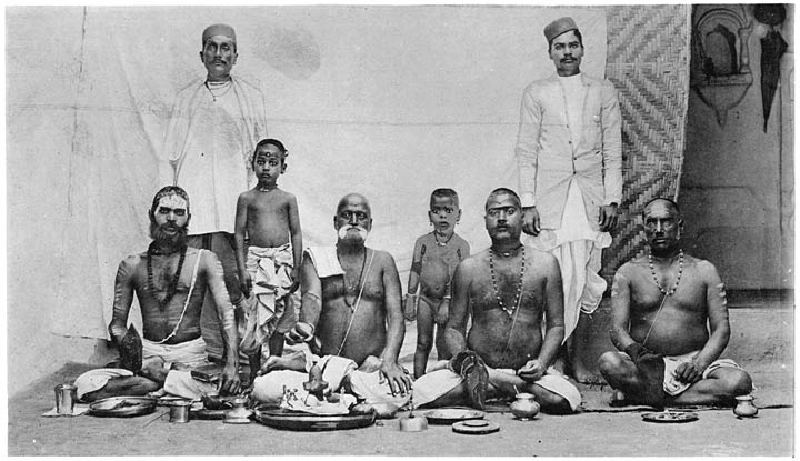 Brāhman Pujāris or priests.
