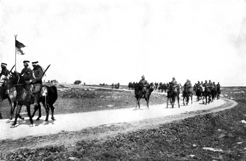Arabische Kavallerie in der Nähe des Suezkanals.