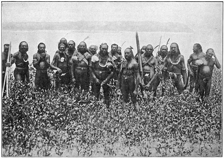 Marktbezoekers te Merauke.