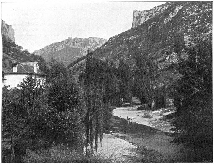 Het dal van de Jonte bij Peyreleau.