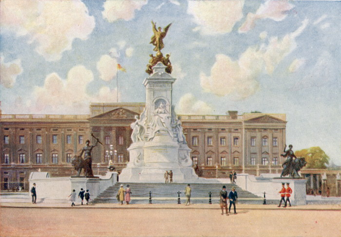 QUEEN VICTORIA MEMORIAL AND BUCKINGHAM PALACE