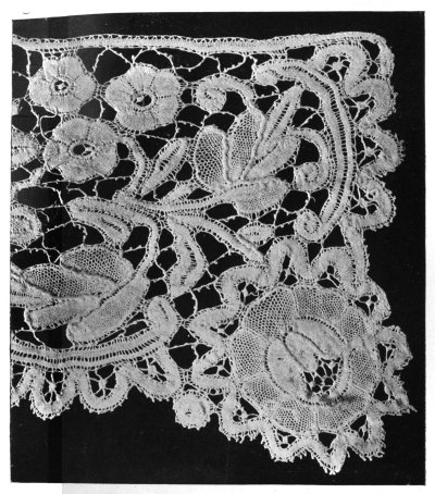 DUCHESSE LACE.

Modern.