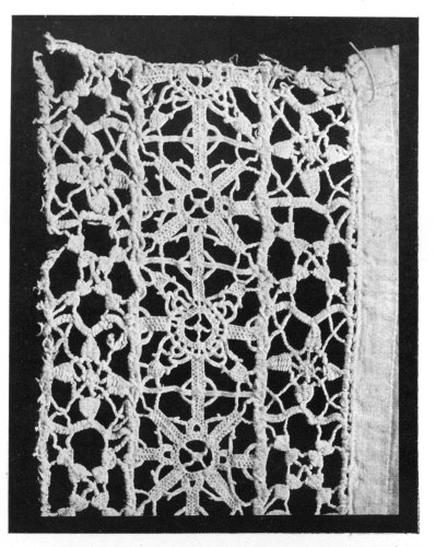 THE CENTRE STRIP IS OLD "RETICELLA," WITH GENOA
BORDERS.

(Author's Collection.)