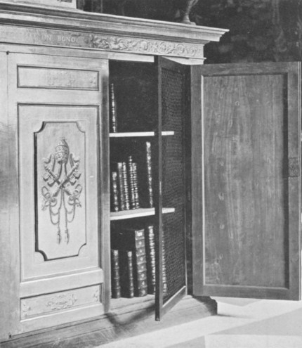 Fig. 17. A single press in the Vatican Library, open. From a photograph.