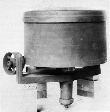 Figure 2.--De Laval centrifugal cream separator of 1879. (An
earlier version of Catalog No. 19.