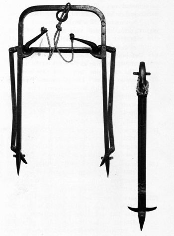 Figure 12.--Harpoon hayforks.
(Catalog Nos. 121, 123.)