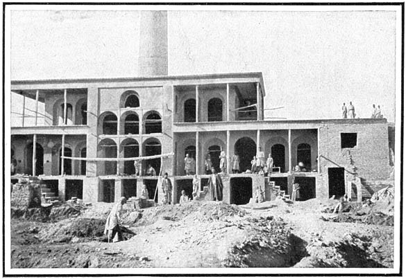 Huizenbouw in Perzië. De steenen zijn van klei en stroo en worden bepleisterd aan den buitenkant.