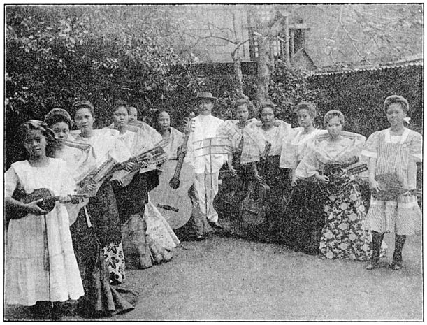 Damesorkest in Manilla.