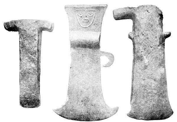 Cuña de cobre.—Valle de Catamarca
3/4 del tamaño natural

Hacha de cobre.—Cafayate (Salta)
Donacion Moreno—3/4 del tamaño natural

Hacha de cobre.—Valle de Catamarca
3/4 del tamaño natural