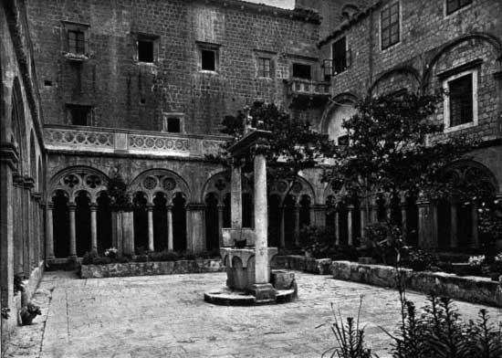 CLOISTER OF THE DOMINICAN CONVENT, RAGUSA