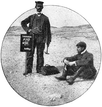 Bij de &ldquo;Sch&uuml;rftafel&rdquo;.