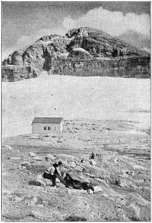 De Bamberger hut op den weg naar den Bo&euml;-top.