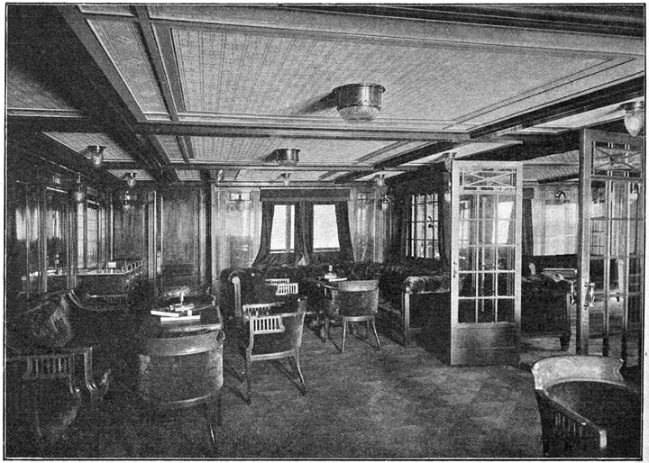 Een der salons van de &ldquo;Tabanan&rdquo;.