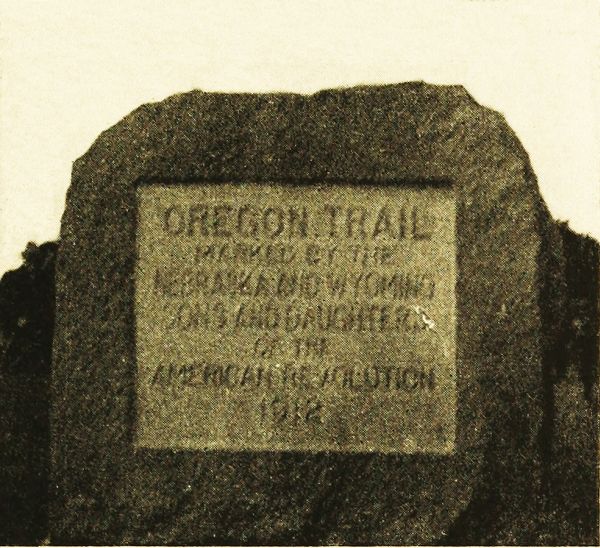 Oregon Trail Monument
on Nebraska-Wyoming
State Line

Erected by the Sons and
Daughters of the American
Revolution of Nebraska
and Wyoming.
Dedicated April 4, 1913.
Cost $200