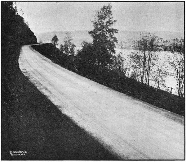 BITUMINOUS PAVEMENT ON THE PACIFIC
HIGHWAY SOUTH OF OREGON CITY IN CLACKAMAS COUNTY. GRADED AND PAVED IN 1918