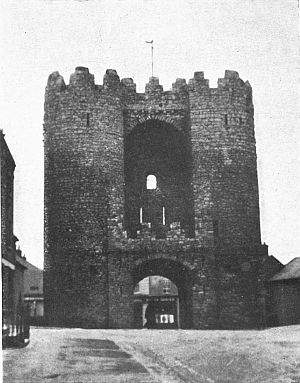 ST. LAWRENCE'S GATE, DROGHEDA