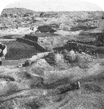 Copyright 1904
by Underwood and Underwood