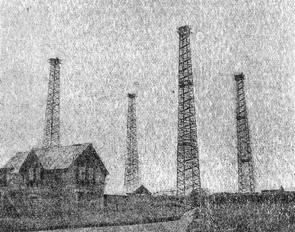 FIG. 26.--WOODEN TOWERS SUPPORTING THE MARCONI AERIAL
AT POLDHU POWER STATION, CORNWALL, ENGLAND.