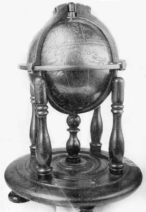 Globe of
Mohammed ben Muwajed el Ordhi, 1279.