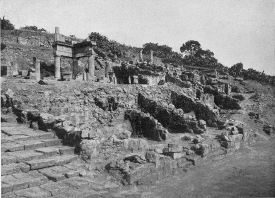 “Solous was ... a border fortress, a watch-tower from
which to eye the encroaching Greeks.”