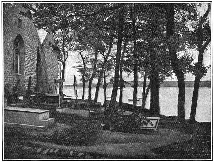 Kerkhof aan zee te Land&eacute;vennec.