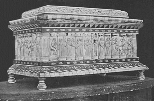 MUSEO DEI BENEDETTINI — COFANO D'AVORIO.