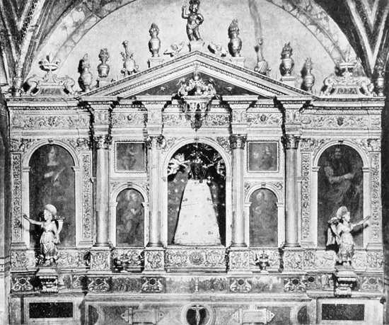 S. MINIATO — CAPPELLA DEL LORETINO — ALTARE. (Fot. I. I. d'Arti Grafiche).