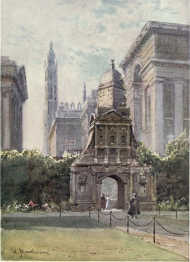 THE GATE OF HONOUR, CAIUS COLLEGE

In the background on the right appear the buildings of the University
Library, one of the Turrets of King’s Chapel in the distance, and the
Senate House is seen on the left.
