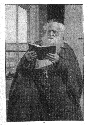 S. G. Mgr Grouard (1922) a sa résidence du Petit Lac des
Esclaves