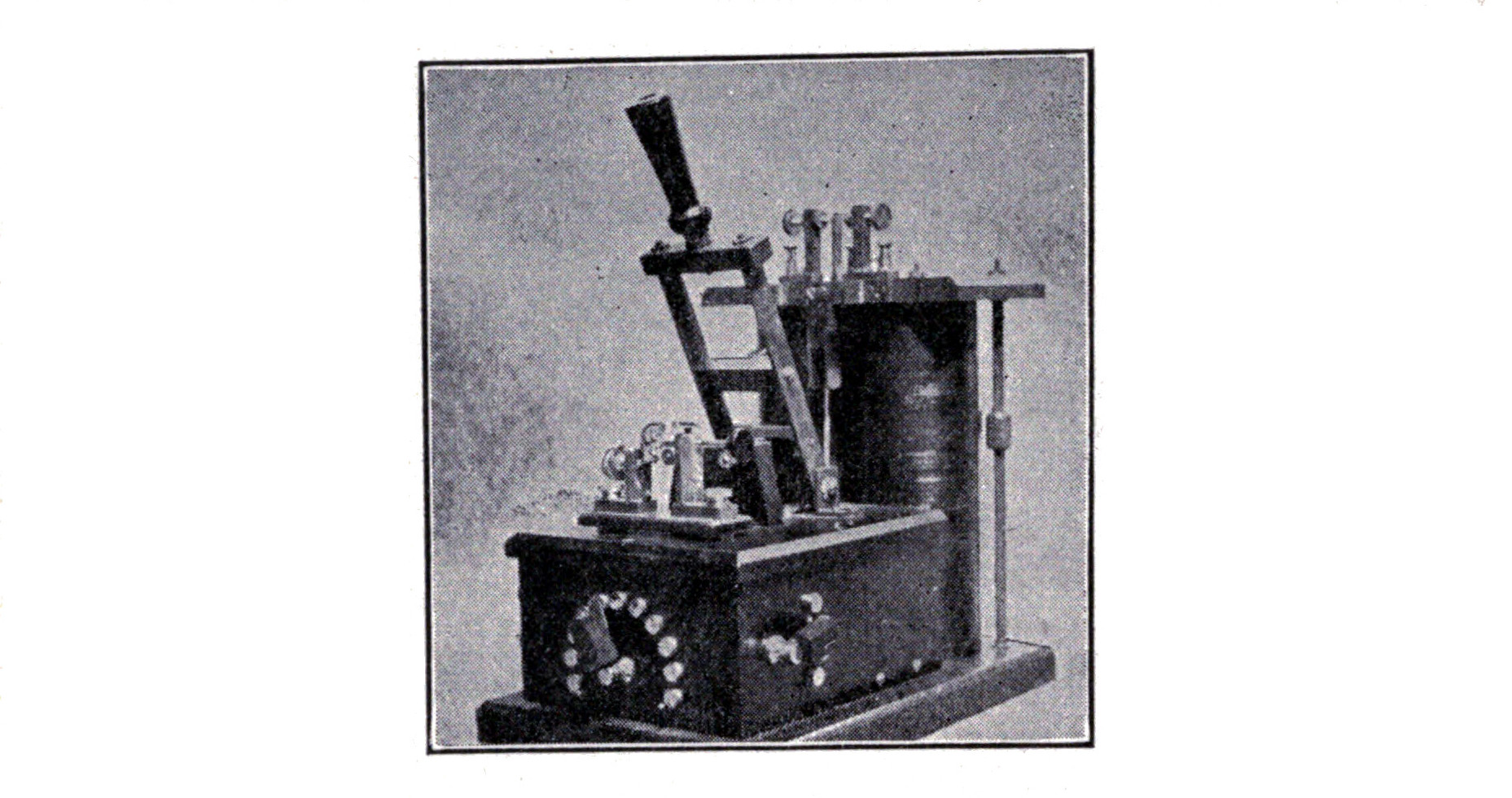 Fig. 126. United Wireless Portable Receiving Set.